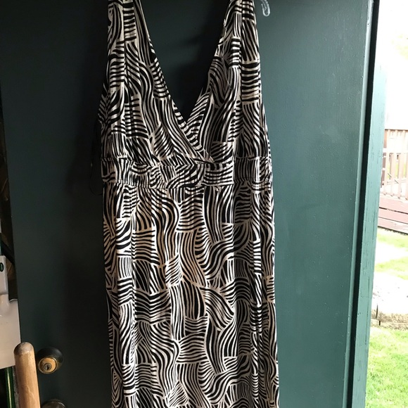 Tan and black sundress - Picture 2 of 4